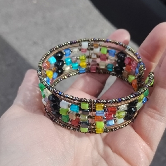 Multicolor Beaded Bracelet - Picture 2 of 3